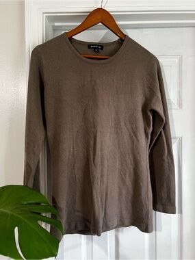 Women's Scoop Neck Sweater in Taupe